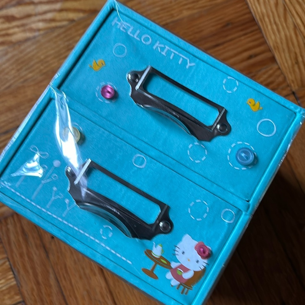 Hello kitty jewelry holder